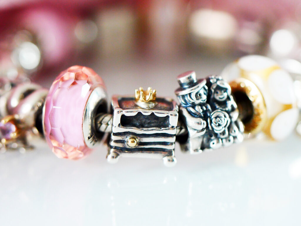 Pandora princess and on sale the pea charm